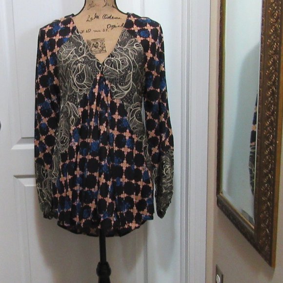 New L/ S Ladies Blouse Look no buttons M & L - Picture 6 of 15